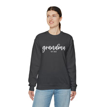 Load image into Gallery viewer, Grandma Est. 2023 Unisex Heavy Blend™ Crewneck Sweatshirt