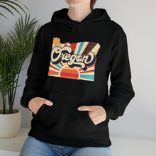 Load image into Gallery viewer, Retro Oregon Unisex Heavy Blend™ Hooded Sweatshirt