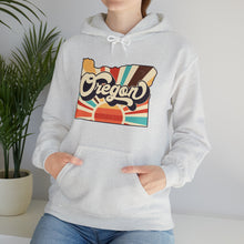 Load image into Gallery viewer, Retro Oregon Unisex Heavy Blend™ Hooded Sweatshirt