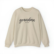 Load image into Gallery viewer, Grandma Est. 2023 Unisex Heavy Blend™ Crewneck Sweatshirt